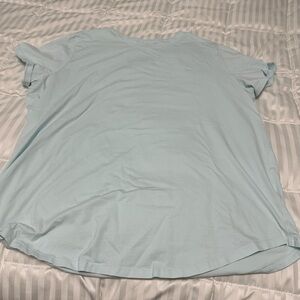 EUC Lululemon T-Shirt